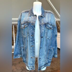 American Eagle Outfitters ‘90s Boyfriend Denim Jacket